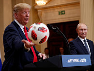 Президент РФ Владимир Путин и президент США Дональд Трамп во время пресс-конференции в Хельсинки. 16 июля 2018 Президент РФ Владимир Путин и президент США Дональд Трамп во время пресс-конференции в Хельсинки. 16 июля 2018