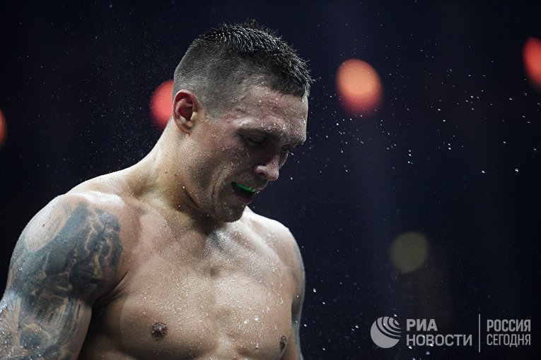 Бокс. Бой М. Гассиева и А. Усика Бокс. Бой М. Гассиева и А. Усика