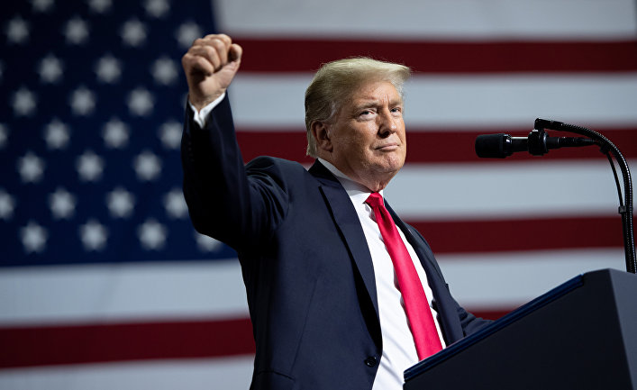 Президент США Дональд Трамп говорит о введении 25% пошлины на импорт товаров из Китая. 31 июля 2018
