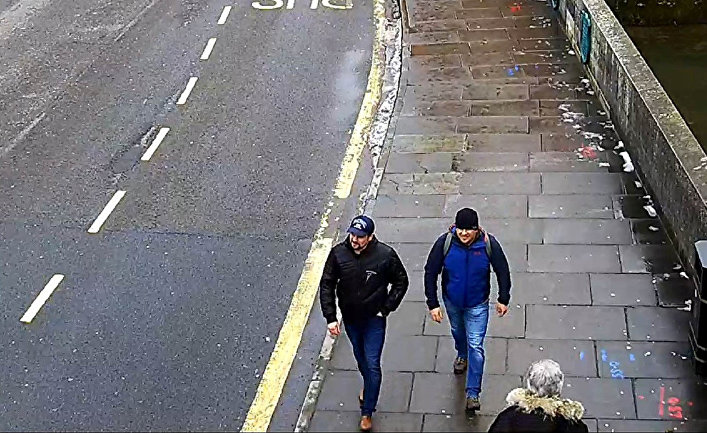Подозреваемые в попытке убийства Сергея Скрипаля и его дочери Юлии в Солсбери Александр Петров и Руслан Боширов