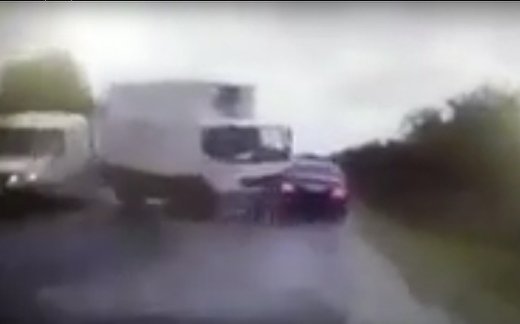 Кортеж Игоря Додона попал в тяжелую аварию Кортеж Игоря Додона попал в тяжелую аварию