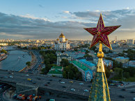Звезда на Водовзводной башне Московского Кремля Звезда на Водовзводной башне Московского Кремля