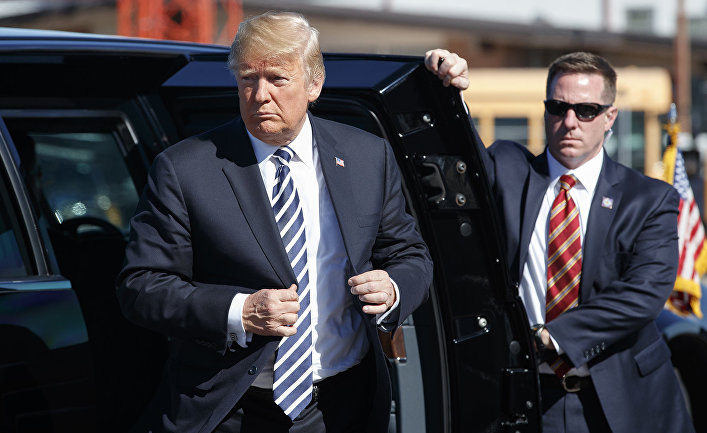 Президент США Дональд Трамп во время предвыборного митинга