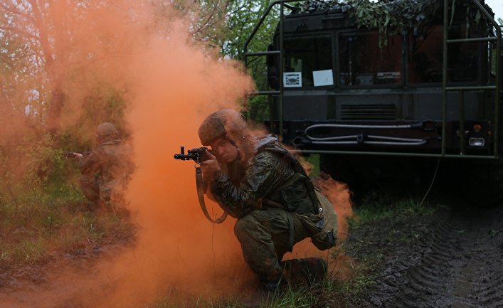 Расчеты оперативно-тактических ракетных комплексов "Искандер-М" в рамках командно-штабных учений