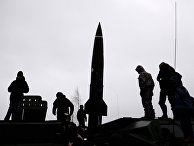 Тактический ракетный комплекс "Точка" на полигоне Луга в Ленинградской области Тактический ракетный комплекс "Точка" на полигоне Луга в Ленинградской области