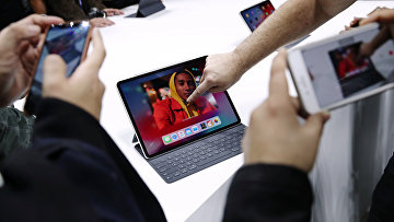 Пленшетный компьютер Apple iPad Pro во время пресс-показа в Нью-Йорке Пленшетный компьютер Apple iPad Pro во время пресс-показа в Нью-Йорке