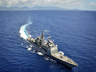 Ракетный крейсер USS Chosin в Тихом океане Ракетный крейсер USS Chosin в Тихом океане