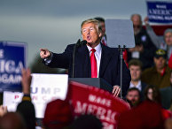 Президент США Дональд Трамп выступает на митинге Президент США Дональд Трамп выступает на митинге