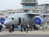 Украинский военно-транспортный самолет Ан-178 на 51-м международном парижском авиасалоне Paris Air Show - Le Bourget 2015 Украинский военно-транспортный самолет Ан-178 на 51-м международном парижском авиасалоне Paris Air Show - Le Bourget 2015