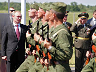 Посещение В.Путиным 393-й авиационной базы ВВС России Посещение В.Путиным 393-й авиационной базы ВВС России