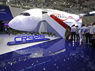 Презентация макета российско-китайского самолета CR929 на Чжухайском авиасалоне