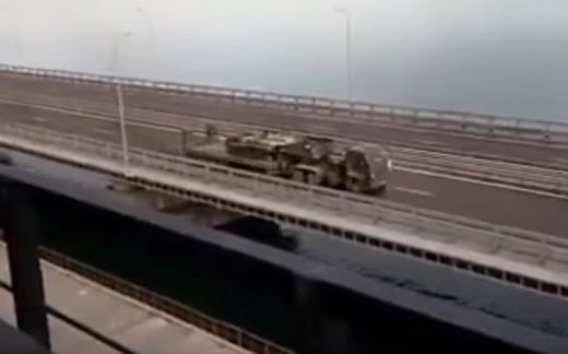 Танки на Крымском мосту Танки на Крымском мосту