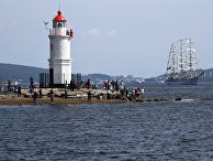 Парусники-участники регаты в рамках ВЭФ покидают Владивосток Парусники-участники регаты в рамках ВЭФ покидают Владивосток