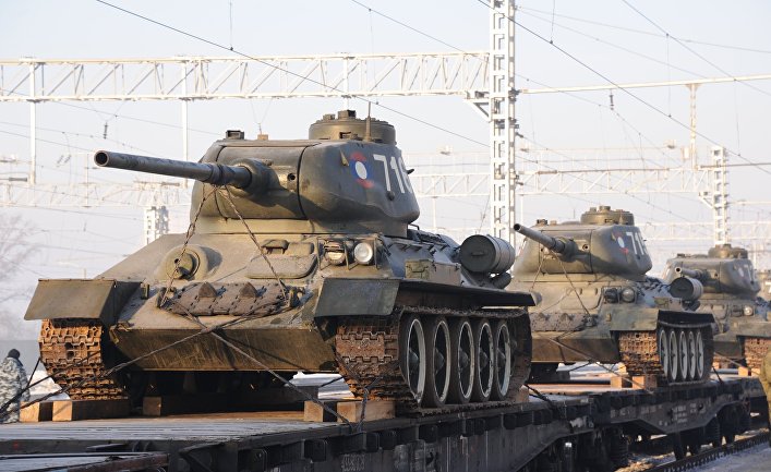 Прибытие эшелона с танками Т-34 в Читу Прибытие эшелона с танками Т-34 в Читу