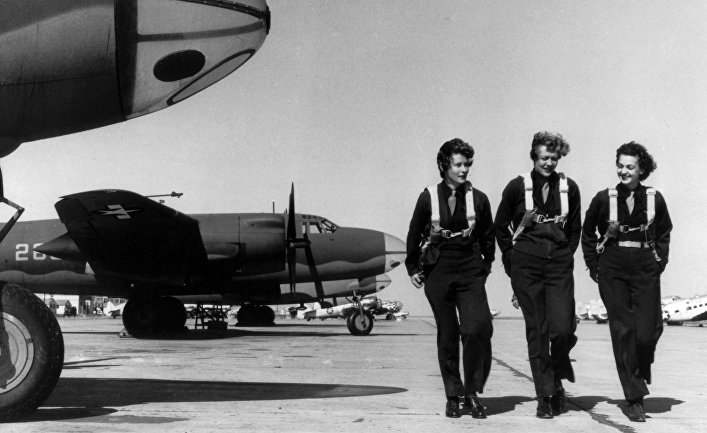 Пилоты из Женской службы пилотов Военно-воздушных сил США в Техасе 1944 году
