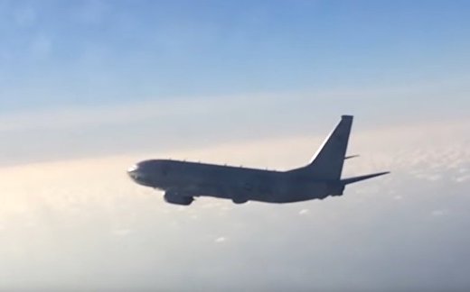 Су-27 перехватил самолет-разведчик США Су-27 перехватил самолет-разведчик США