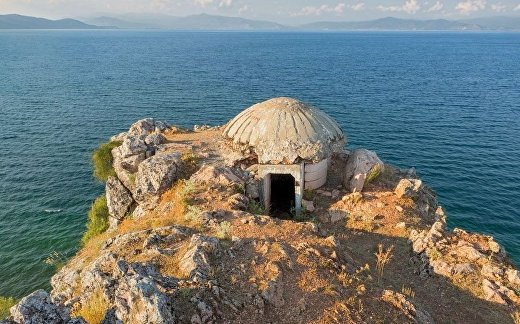 Албанские бункеры Албанские бункеры