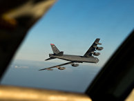 Бомбардировщик B-52 возвращается в Англию после рейда вблизи Норвегии Бомбардировщик B-52 возвращается в Англию после рейда вблизи Норвегии
