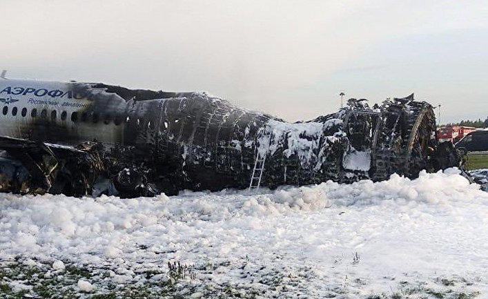 Пожар на борту самолета в Шереметьево