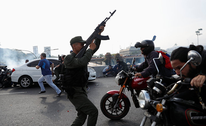 Беспорядки у авиабазы "Ла Карлота" в Каракасе, Венесуэла