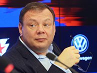 Председатель Наблюдательного совета Консорциума "Альфа-Групп" Михаил Фридман на пресс-конференции, посвященной фестивалю современной музыки и технологий Alfa Future People 2018 Председатель Наблюдательного совета Консорциума "Альфа-Групп" Михаил Фридман на пресс-конференции, посвященной фестивалю современной музыки и технологий Alfa Future People 2018