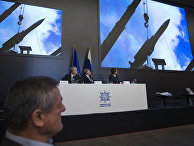 Директор центра "Алмаз-Антей" Ян Новиков во время пресс-конференции в Москве Директор центра "Алмаз-Антей" Ян Новиков во время пресс-конференции в Москве