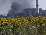 Нефтеперерабатывающий завод недалеко от Лисичанска, Луганская область, Украина Нефтеперерабатывающий завод недалеко от Лисичанска, Луганская область, Украина