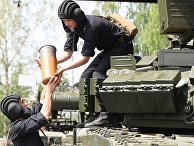 Курсанты Казанского высшего командного Краснознаменного танкового училища Курсанты Казанского высшего командного Краснознаменного танкового училища