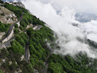 Дорога на горе Ай-Петри, Крым Дорога на горе Ай-Петри, Крым