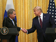 Президент США Дональд Трамп и президент Финляндии Саули Ниинистё во время встречи в Вашингтоне Президент США Дональд Трамп и президент Финляндии Саули Ниинистё во время встречи в Вашингтоне