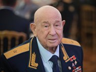 Космонавт Алексей Леонов Космонавт Алексей Леонов