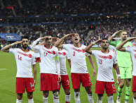 Игроки турецкой сборной по футболу во время отборочного футбольного матча Euro 2020 Игроки турецкой сборной по футболу во время отборочного футбольного матча Euro 2020