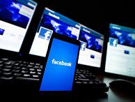 Социальная сеть Facebook на экранах Социальная сеть Facebook на экранах