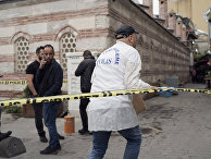 Турецкие полицейские у офиса Джеймса Ле Мезурье в Стамбуле Турецкие полицейские у офиса Джеймса Ле Мезурье в Стамбуле