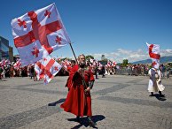 Праздничное шествие в День святости семьи в Тбилиси Праздничное шествие в День святости семьи в Тбилиси