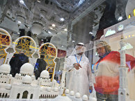 Посетители World Halal Summit в Абу-Даби, Объединенные Арабские Эмираты Посетители World Halal Summit в Абу-Даби, Объединенные Арабские Эмираты