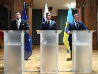 Вице-президент Еврокомиссии Марош Шефчович, министр энергетики России Александр Новак и глава Минэнерго Украины Алексей Оржель в Берлине Вице-президент Еврокомиссии Марош Шефчович, министр энергетики России Александр Новак и глава Минэнерго Украины Алексей Оржель в Берлине
