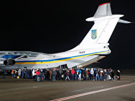 Украинские военнопленные, переданные в результате обмена представителями Донецкой и Луганской народных республик, в аэропорту "Борисполь" Украинские военнопленные, переданные в результате обмена представителями Донецкой и Луганской народных республик, в аэропорту "Борисполь"