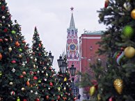 Украшение новогодней елки на Манежной площади Украшение новогодней елки на Манежной площади