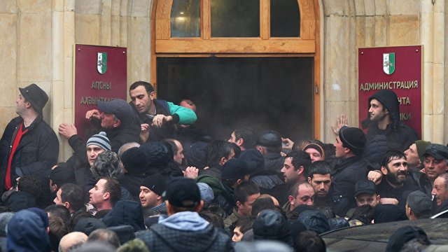 Georgia Today (Грузия): парламент оккупированной Абхазии призывает Хаджимбу уйти в отставку