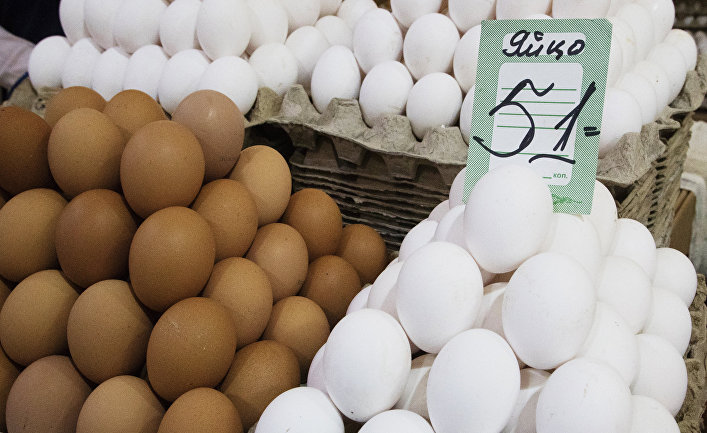 Продажа куриных яиц на рынке. Продажа куриных яиц на рынке.