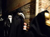 «Процессия чумных докторов», Венеция, Италия «Процессия чумных докторов», Венеция, Италия