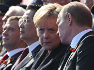 Президент РФ Д.Медведев на параде по случаю 65-летия Победы в ВОВ Президент РФ Д.Медведев на параде по случаю 65-летия Победы в ВОВ