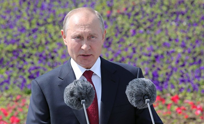 Президент РФ В. Путин вручил золотые звезды Героям Труда на Поклонной горе Президент РФ В. Путин вручил золотые звезды Героям Труда на Поклонной горе