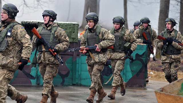 Корреспондент (Украина): украинским военным разрешили поднимать ногу ниже во время строевого шага
