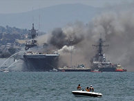 Пожар на корабле USS Bonhomme Richard в Сан-Диего Пожар на корабле USS Bonhomme Richard в Сан-Диего