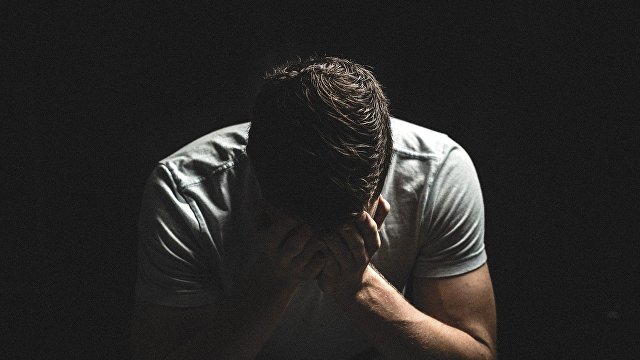 Психиатры бьют тревогу: в пандемию каждые 12 часов происходит самоубийство. «Нельзя пренебрегать психическим здоровьем» (La Stampa, Италия)