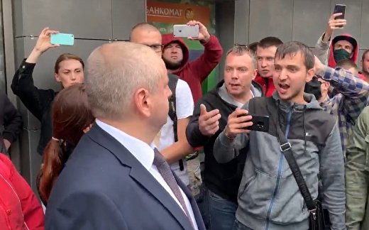 Рабочие БелАЗа потребовали убрать из города ОМОН Рабочие БелАЗа потребовали убрать из города ОМОН