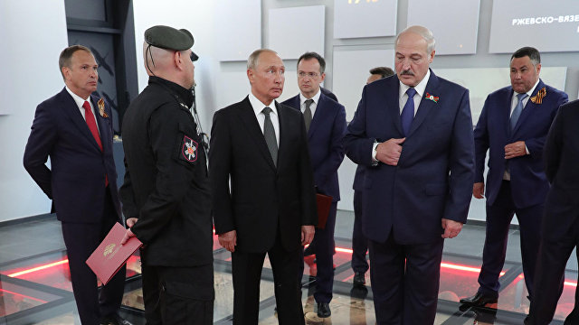 Блогер Мартынова: Беларусь не будут захватывать, как Крым. У нас будет латентная аннексия, которая пройдет без сучка и задоринки (Гордон, Украина)