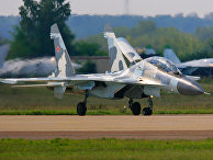 Истребитеель Су-30 МК на взлетной полосе Истребитеель Су-30 МК на взлетной полосе